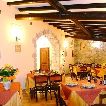 Il Castello فندق مبيت وإفطار