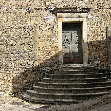 Il Castello فندق مبيت وإفطار بتراليا سوتانا