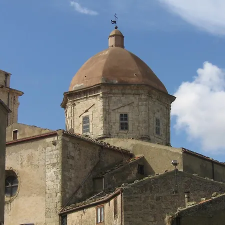 فندق مبيت وإفطار Il Castello 4*