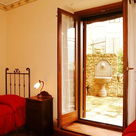 Il Castello 4* ペトラリーア・ソッターナ