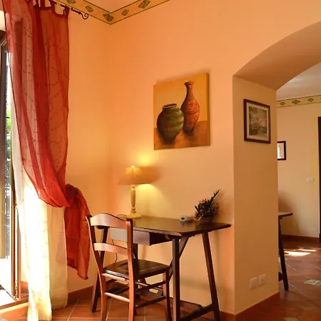 Il Castello ベッド・アンド・ブレックファスト ペトラリーア・ソッターナ